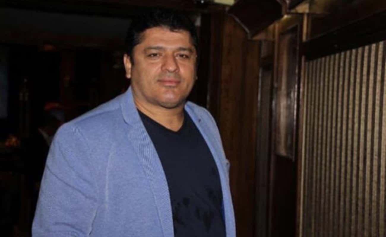 انتقاد بهزاد داداش زاده از درویش: اگر پول نداری چرا برای رونالدو فرش می خری؟