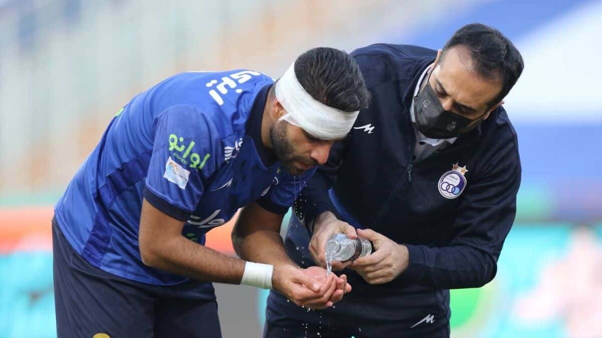 استقلال برابر ذوب آهن یک غایب دارد
