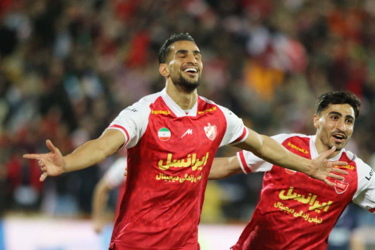 نبرد قهرمانی با باخت سپاهان جذابتر شد / حرکت چراغ خاموش پرسپولیس به سوی صدر + عکس