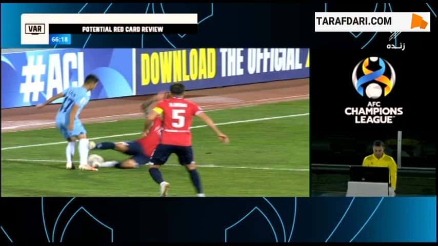 اخراج مستقیم امیر مهدی جان ملکی از زمین به دلیل خطای خشن روی بازیکن مومبای سیتی (نساجی 2-0 مومبای سیتی)