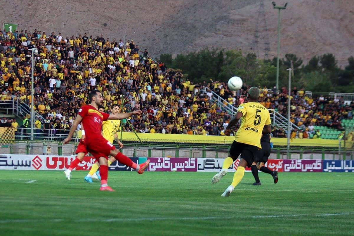 ساعت بازی سپاهان و فولاد تغییر کرد