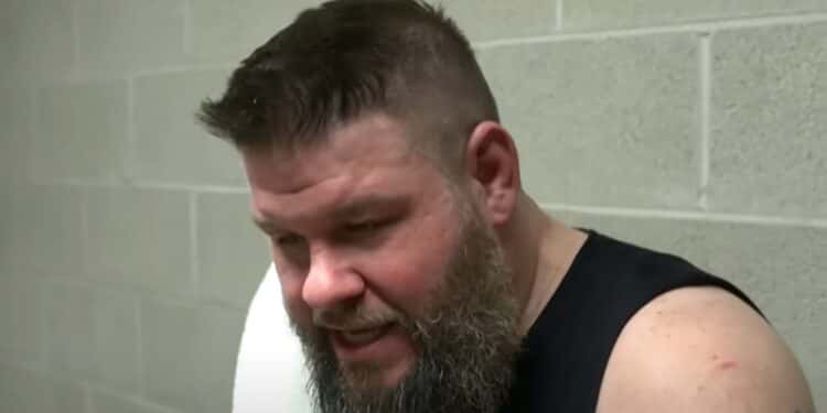 کوین اونز، قهرمان سابق تگ تیم WWE
