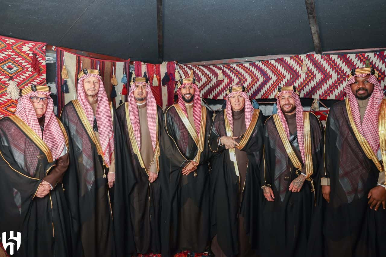 عربستانیها نیمار را هم دشداشهپوش کردند! / عکس