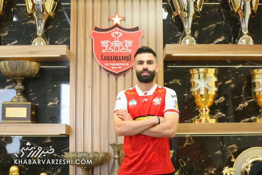 یاسین سلمانی : پیشنهاد کیسه ۱۰ میلیارد بیشتر بود (۱۸ میلیارد )ولی به خاطر پدرم و خانواده که پرسپولیسی بودن و علاقه به این تیم منتظر پرسپولیس موندم عشق مال دهه ۶۰ نیست واسه عاشقه بدون تاریخ انقضا