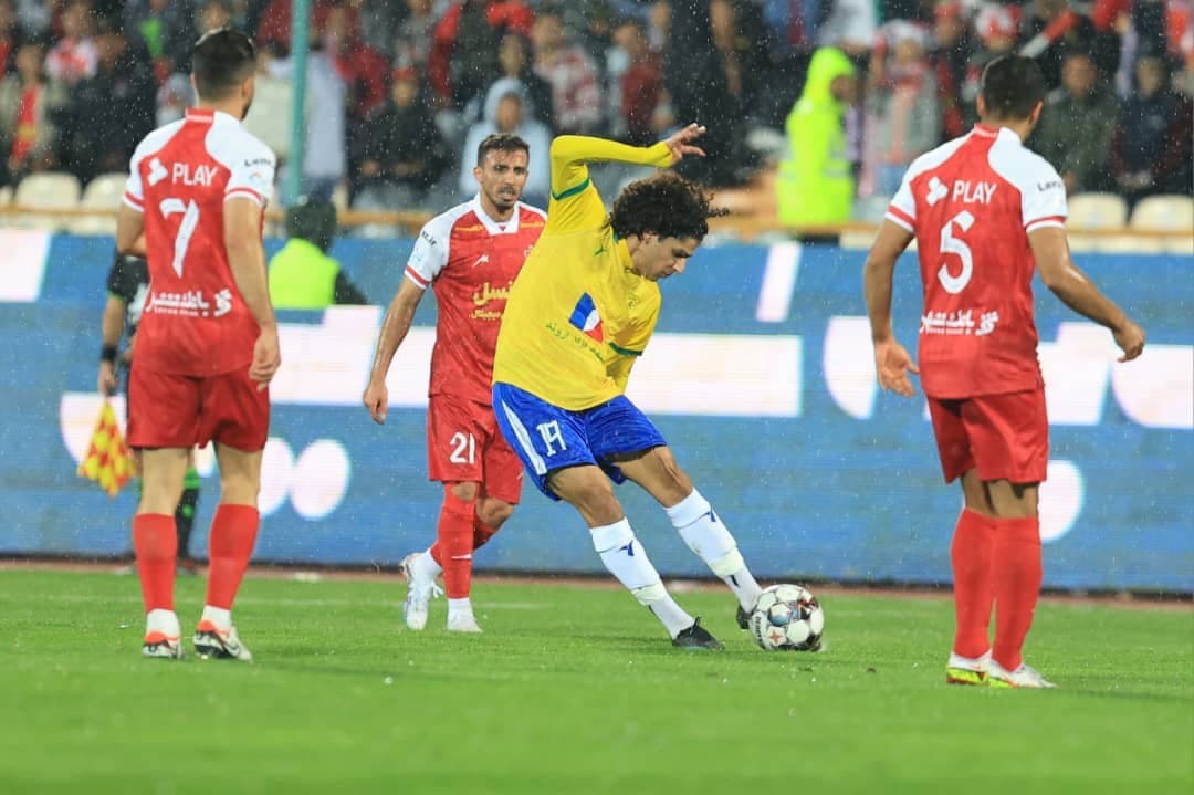 پرسپولیس 2-2 صنعت نفت آبادان؛ بازگشت به صدر در آخرین ثانیه از دست رفت | بازیهای ماندگار سال
