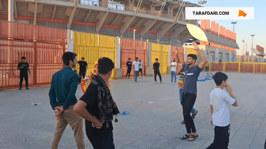 کری خوانی هواداران استقلال و فولاد