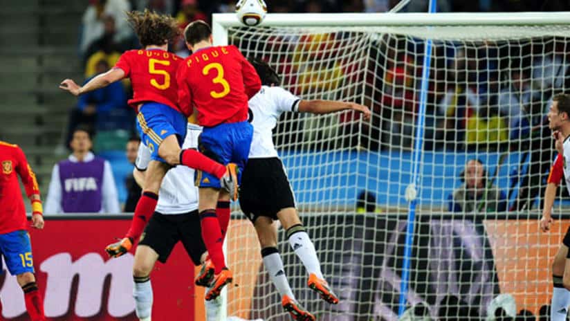 برد 1-0 اسپانیا مقابل آلمان در جام جهانی 2010