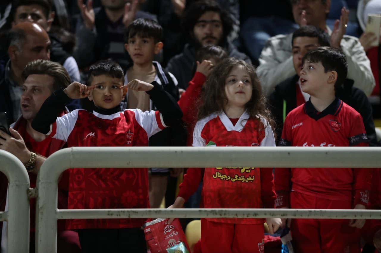 تمرین جمعه پرسپولیسیها با حضور پرشور هواداران؛ گزارش تصویری