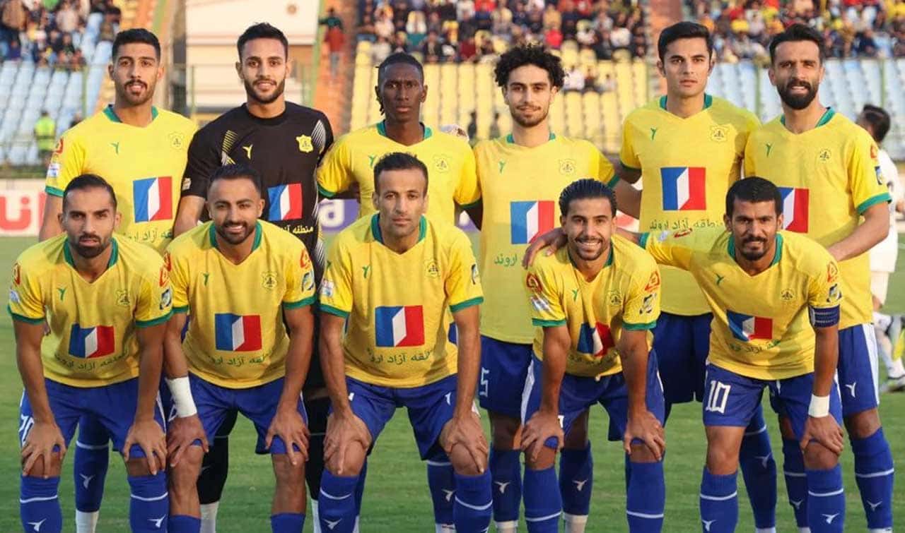 مربی صنعت نفت: طالب ریکانی با آمپول بازی میکند؛ میخواهیم از گل گهر امتیاز بگیریم