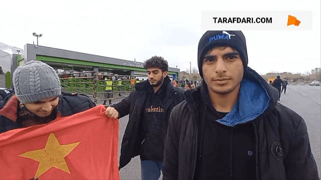 گفتگو با هواداران پرسپولیس: با اینکه کریم باقری و آقا یحیی را نداریم باز از خیلی تیم ها جلوتریم / فیلم