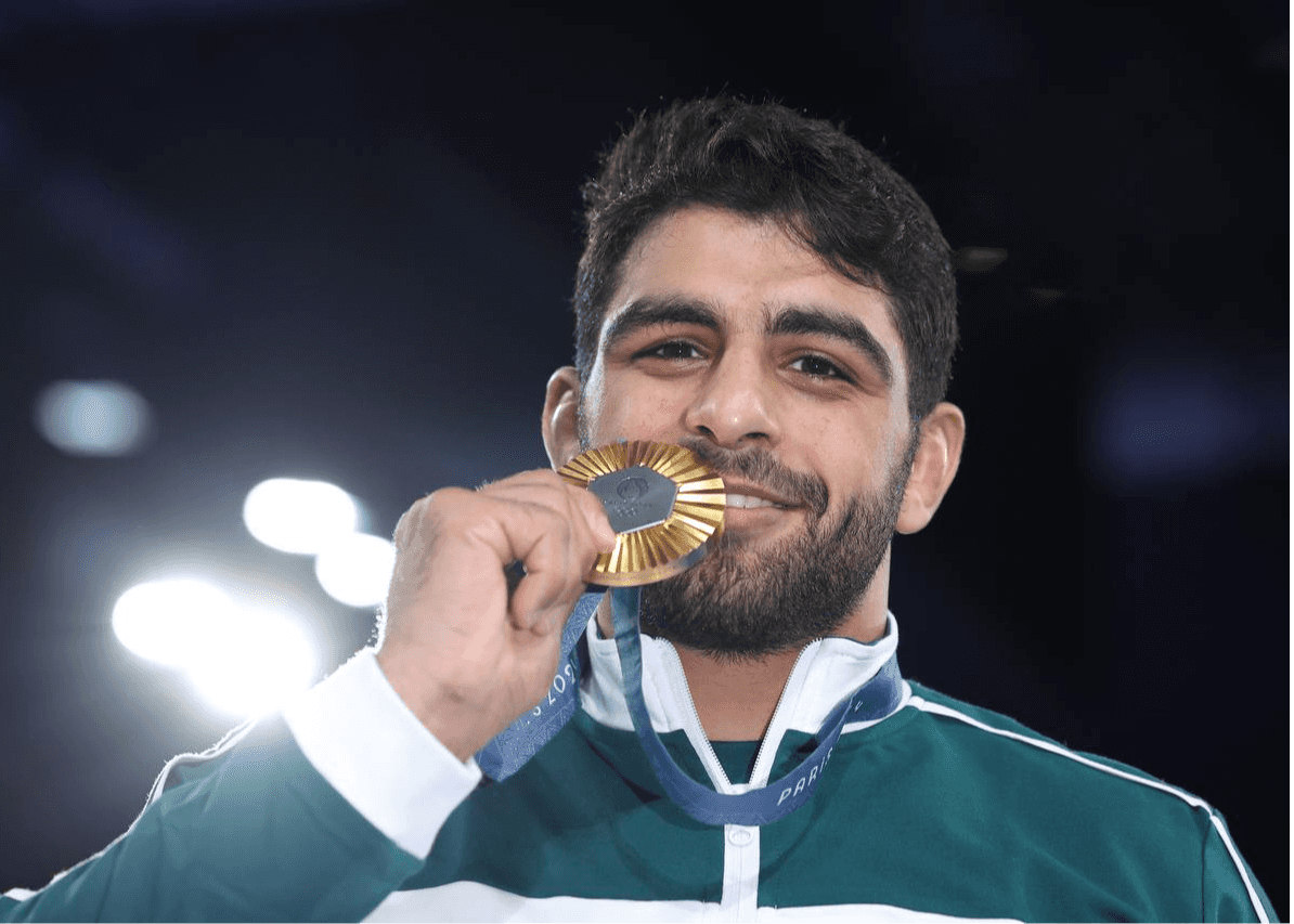 هادی ساوری و مدال طلا