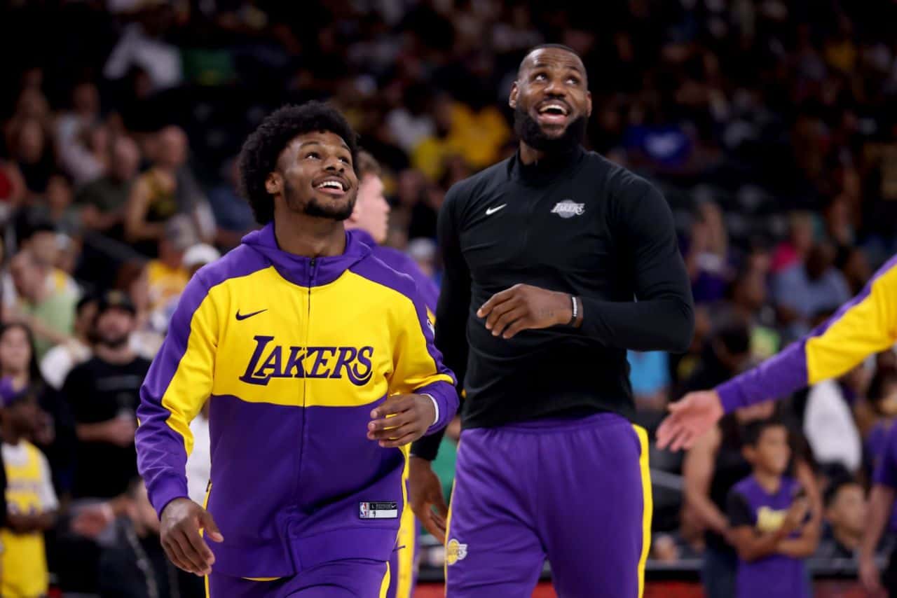 لبران جیمز و پسرش برانی جیمز - بسکتبال NBA - لس آنجلس لیکرز