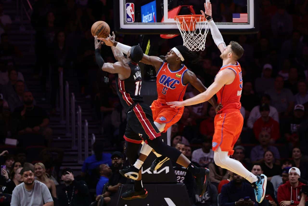 بازی اوکلاهماسیتی تاندر و میامی هیت در بسکتبال NBA