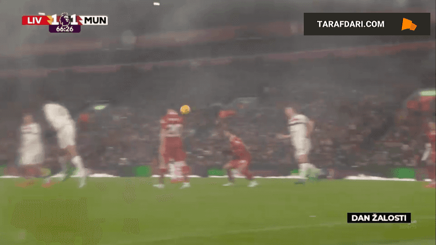 گل محمد صلاح به منچستریونایتد از روی نقطه پنالتی (لیورپول 2-1 منچستریونایتد)