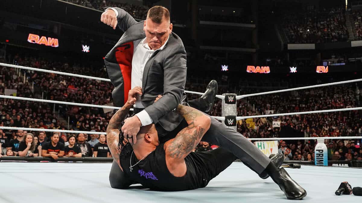 حمله گونتر به دمین پریست در شوی کشتی کج ماندی نایت راو از کمپانی WWE