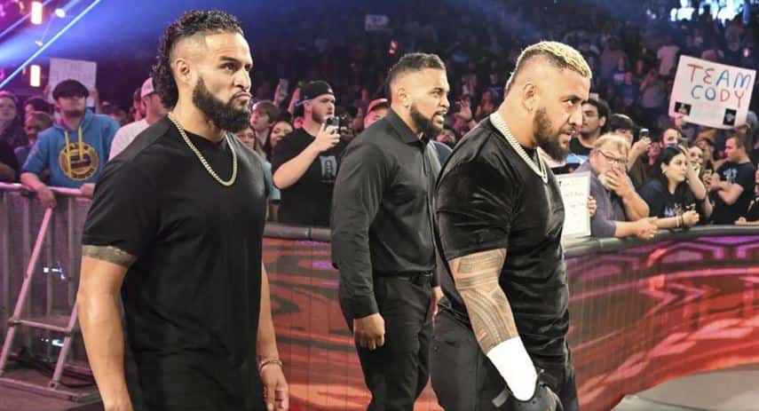بلادلاین 2 (سولو سیکوا، تانگا لوا و تاما تانگا) ستارگان کشتی کج و WWE در اسمکدان