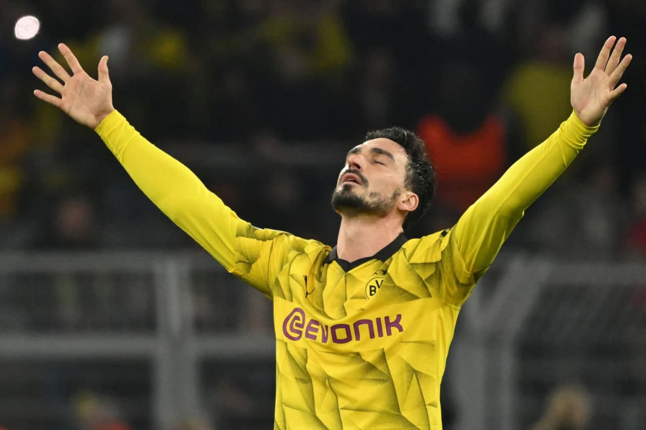 متس هوملس در بازی دورتموند و آیندهوون در مرحله یکهشتم نهایی لیگ قهرمانان اروپا؛ فصل 24-2023