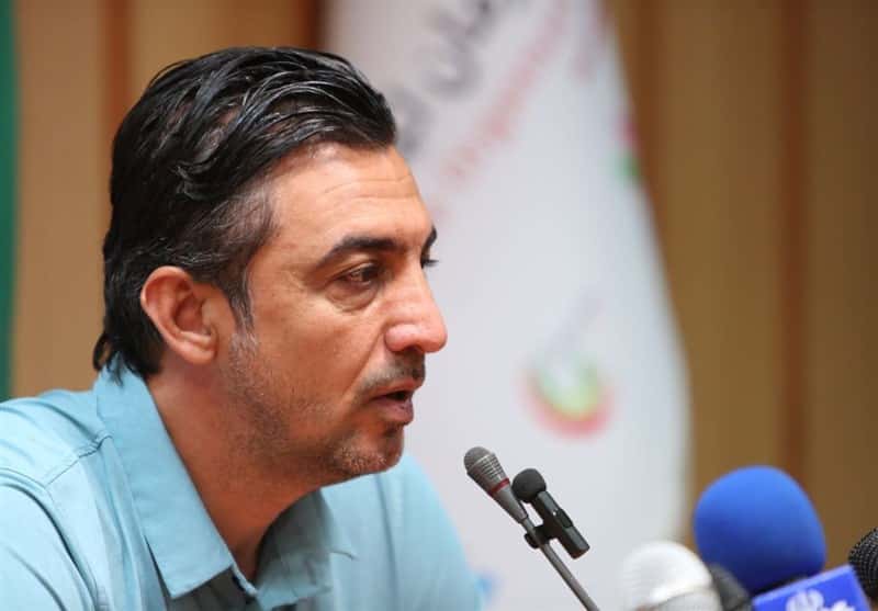 عکس از سیدمهدی رحمتی سرمربی هوادار