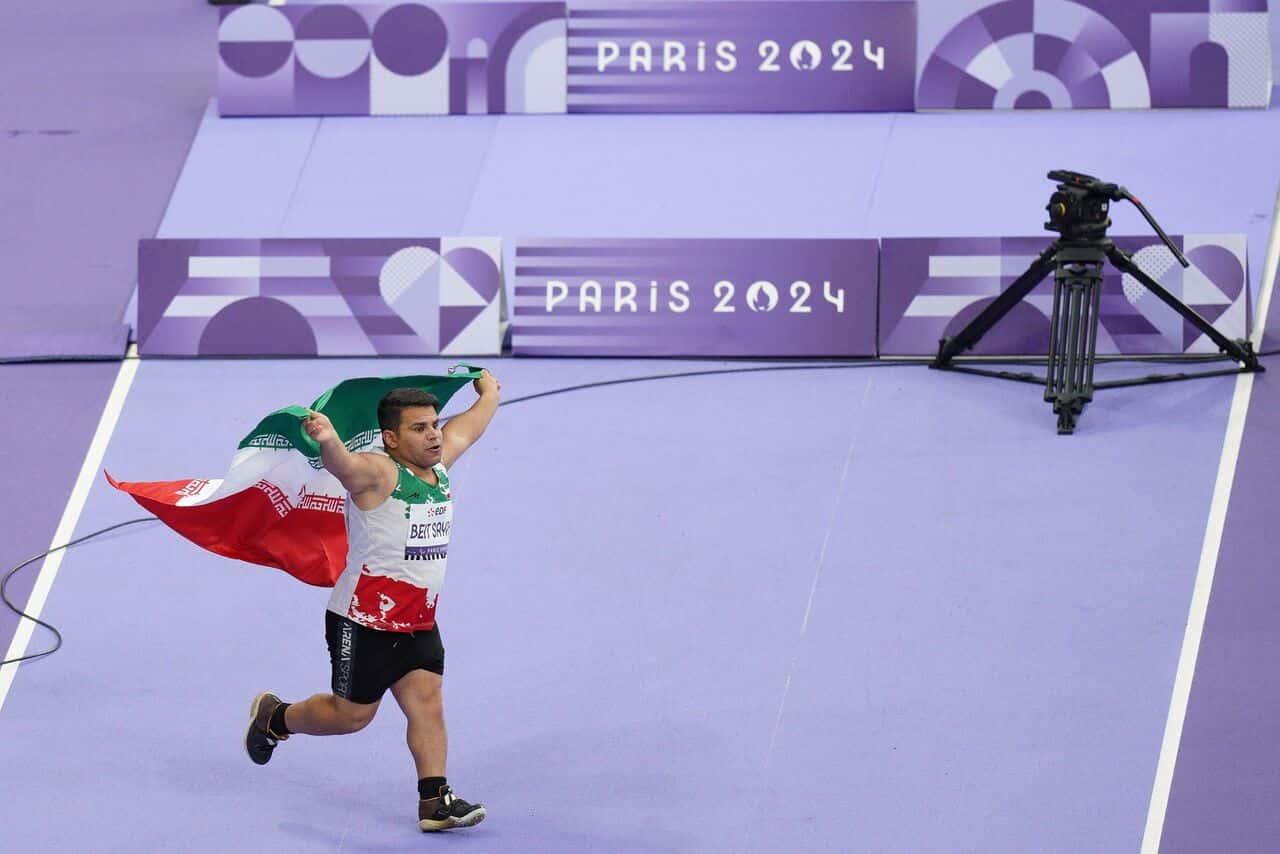 عکس از صادق بیت سیاح ملی پوش پارادوومیدانی ایران در پارالمپیک ۲۰۲۴