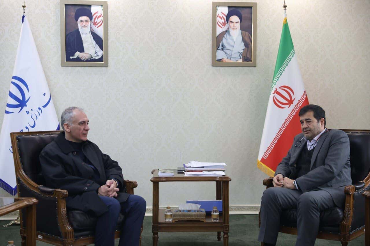 عکس از مزدا صوفی و احمد دنیامالی