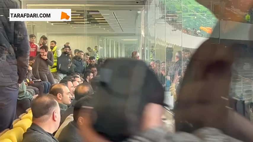 عکس یادگاری کارتال با هواداران پرسپولیس از پشت شیشه