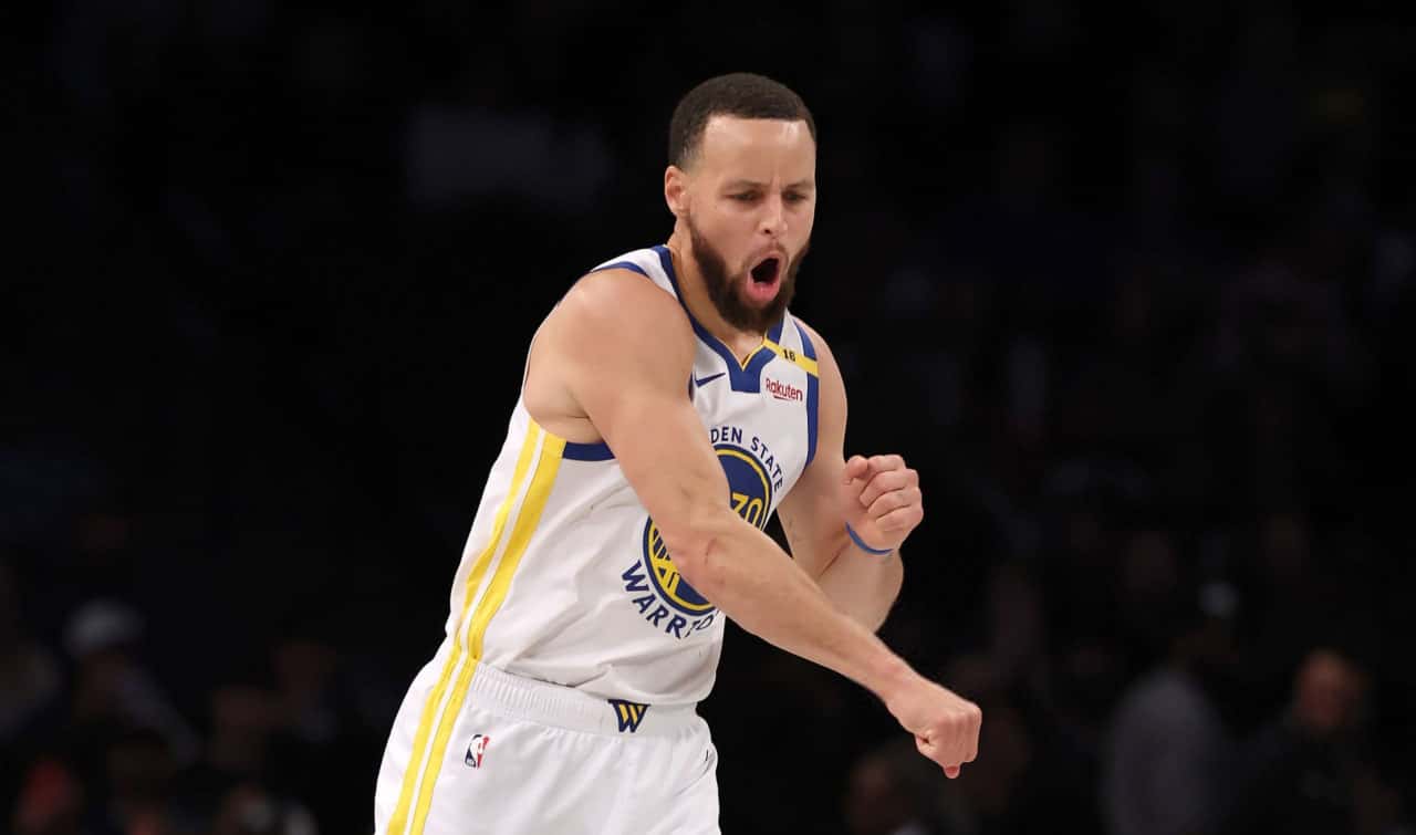 استفن کری - ستاره بسکتبال NBA - گلدن استیت وریرز