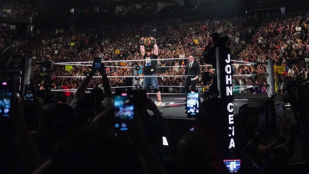 جان سینا، ستاره کشتی کج WWE و هالیوود در راو