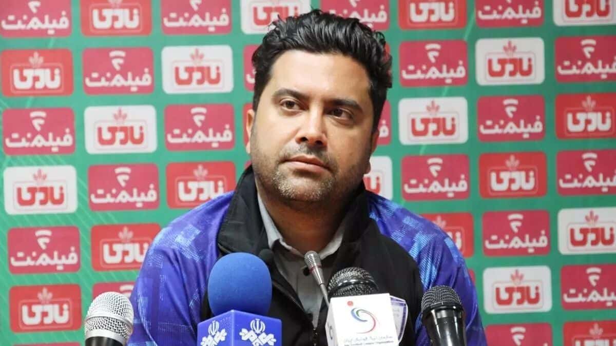 عکس از سعید اخباری سرمربی چادرملوی اردکان