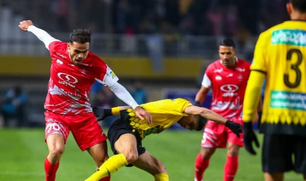 عکس از اوستون اورونوف وینگر پرسپولیس در بازی مقابل سپاهان