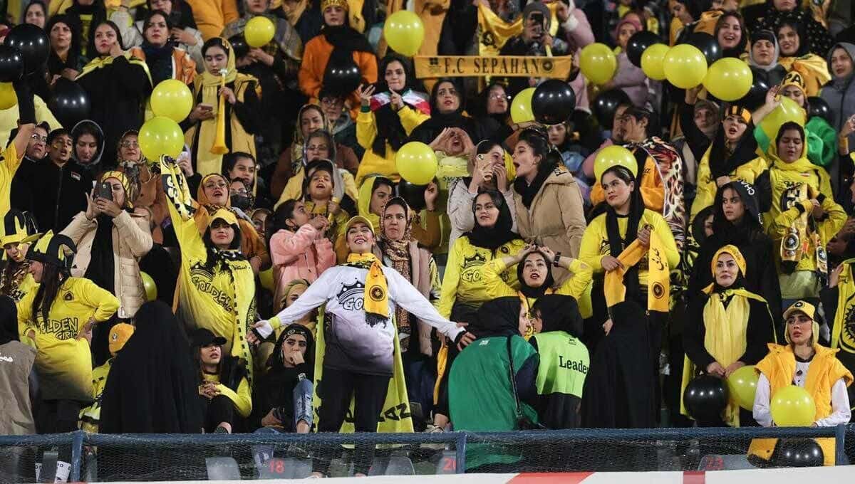 تشکر خاص بازیکنان سپاهان از تشویق بیامان بانوان طلاییپوش
