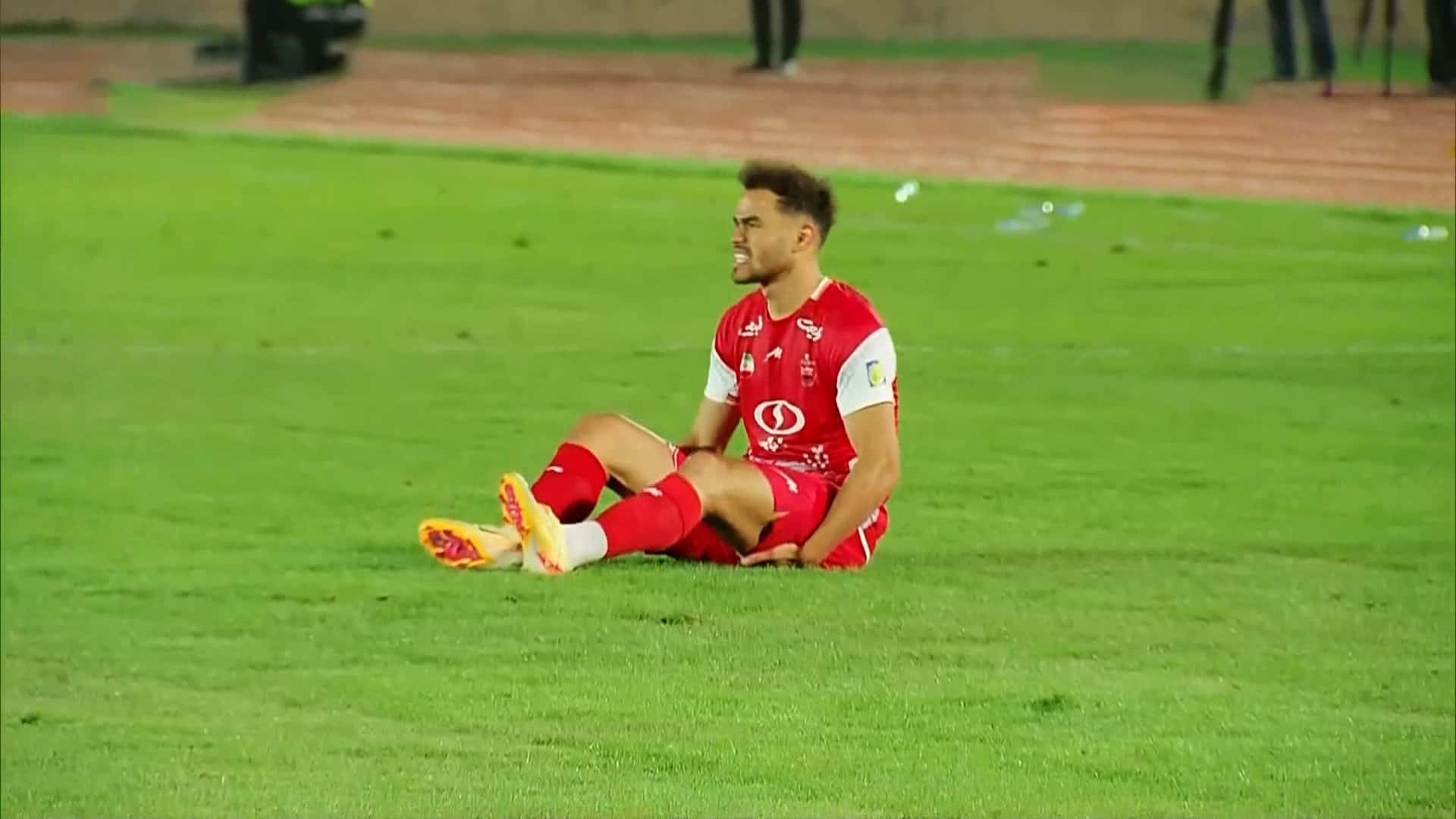 مصدومیت اوستون اورونوف مقابل پرسپولیس