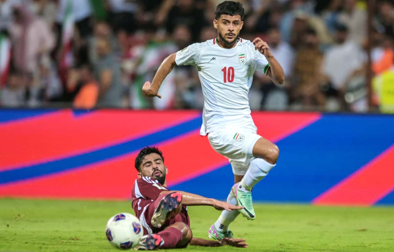 مهدی قائدی وینگر تیم ملی ایران در بازی برابر قطر