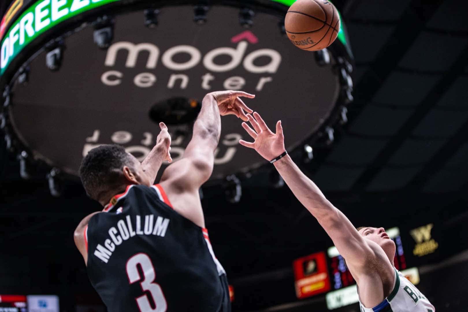 پورتلند تریل بلیزرز - میلواکی باکس - Moda Center - بسکتبال NBA