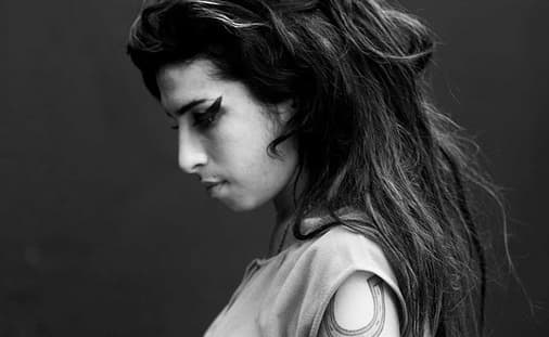 دانلود آهنگ Back To Black (بازگشت به سیاهی) از ایمی واینهاوس با ترجمه