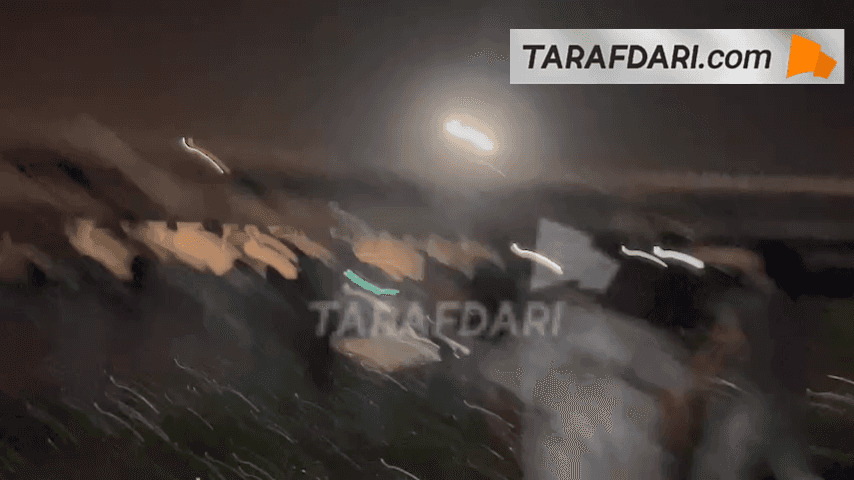 تلاش هواداران استقلال برای عکس گرفتن با ابوالفضل جلالی
