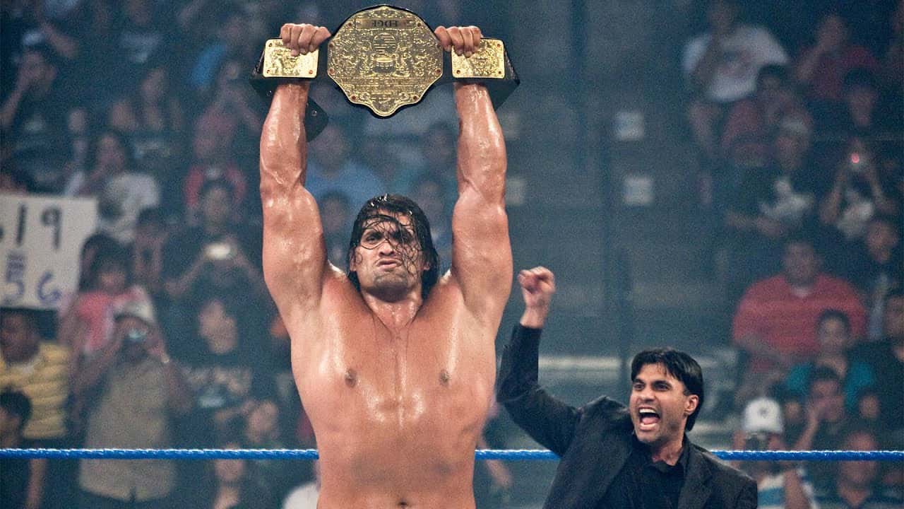 گریت کالی با کمربند سنگین وزن WWE