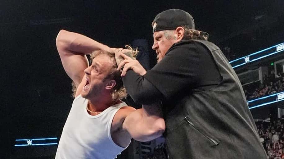 لوگان پال و جلی رول در رینگ کشتی کج WWE