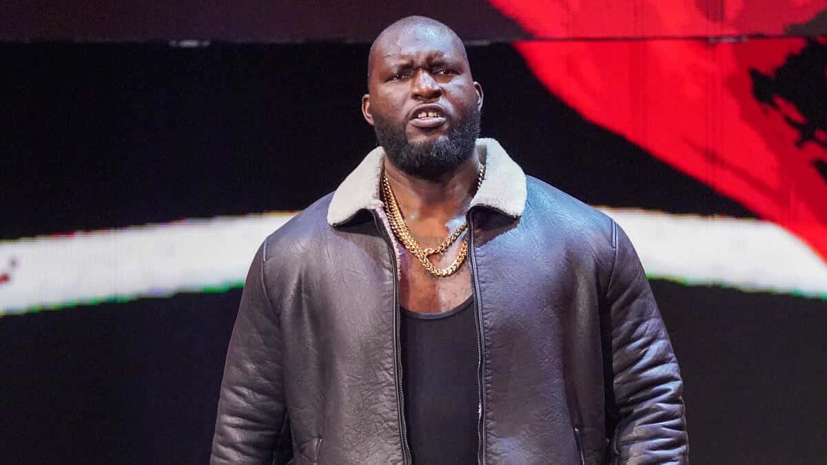 اوماس، ستاره کشتی کج و WWE