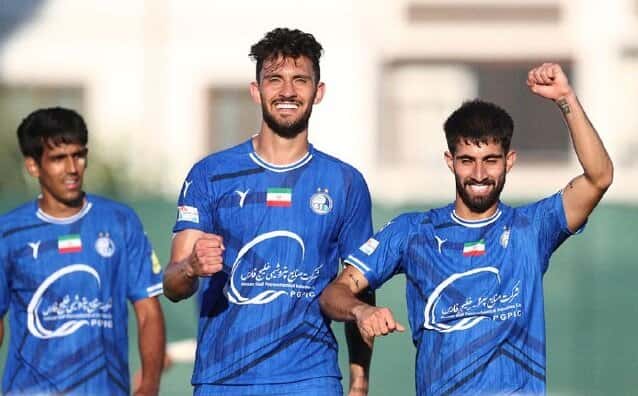 عکس از علیرضا کوشکی و محمدرضا آزادی مهاجمان استقلال در اردوی پیش فصل ترکیه