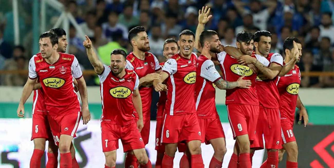 شادی بازیکنان پرسپولیس پس از گلزنی مقابل استقلال در فینال جام حذفی