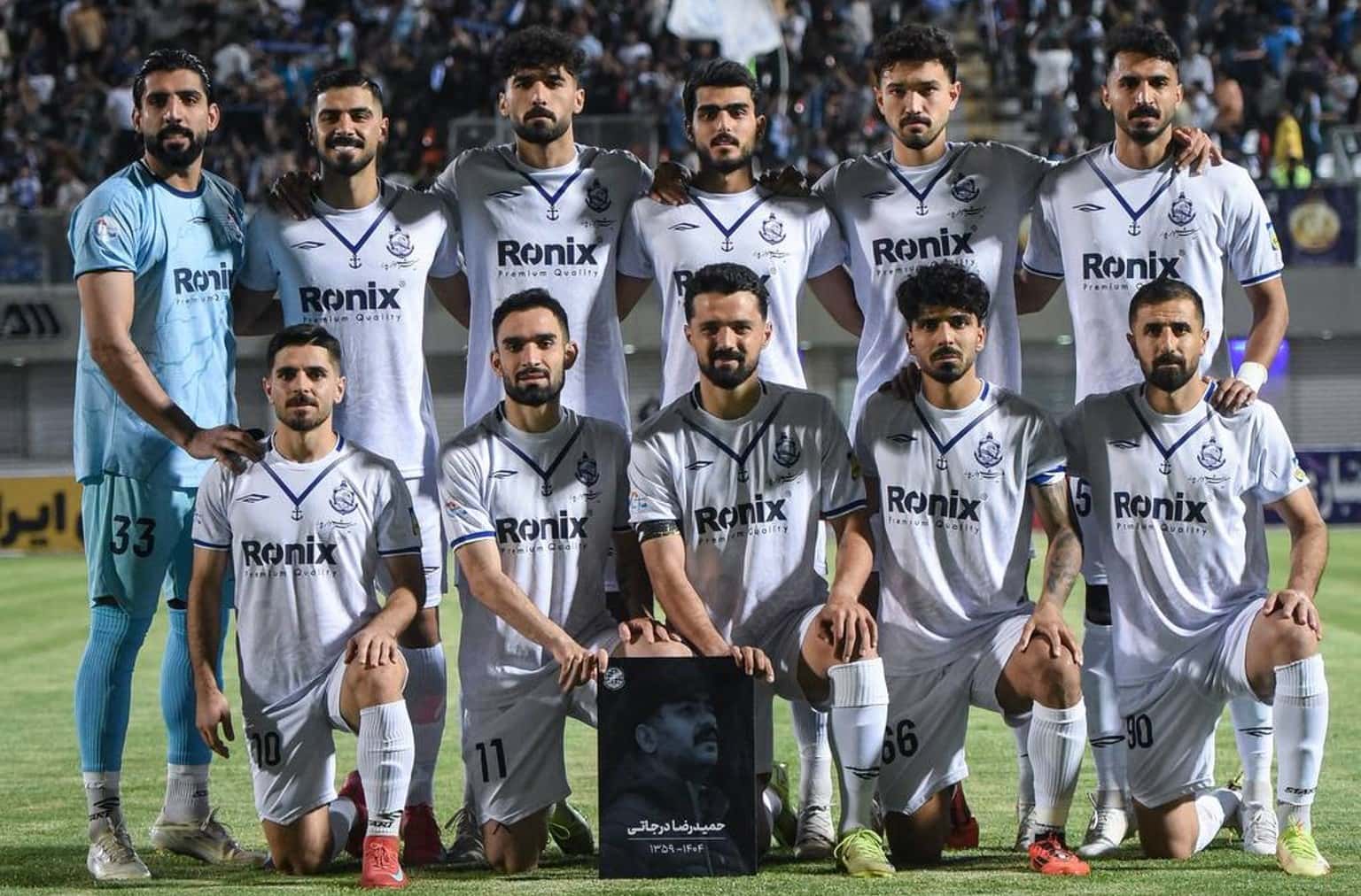 عکس تیمی بازیکنان ملوان با رضا غندی پور، امید نورافکن، حبیب فرعباسی و غیره - لیگ برتر ایران