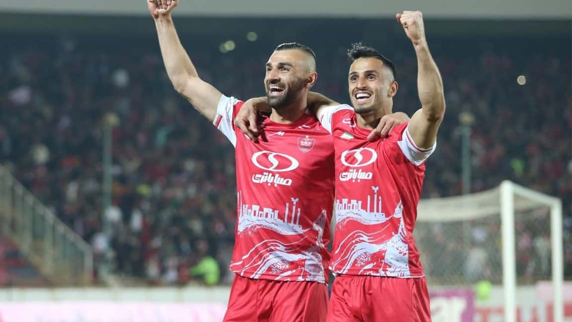سردار دورسون مهاجم پرسپولیس تهران و بازیکن سابق تیم ملی ترکیه و فنرباحچه و آلانیا اسپور - علی علیپور مهاجم پرسپولیس تهران و تیم ملی ایران - لیگ برتر ایران