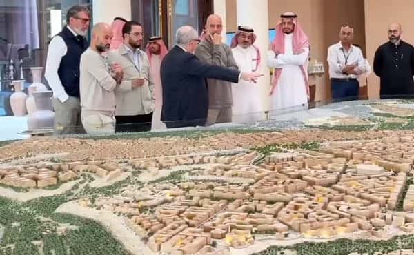 بازدید پپ گواردیولا از شهر تاریخی درعیه در کشور عربستان سعودی