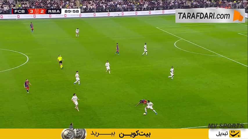 اخراج مستقیم فرنکی دی یونگ از زمین به دلیل خطا بر روی امباپه (بارسلونا 3-2 رئال مادرید)