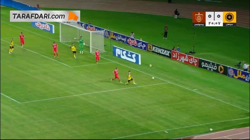 برخورد توپ عسگری به تیر دروازه پرسپولیس (سپاهان 0-0 پرسپولیس)