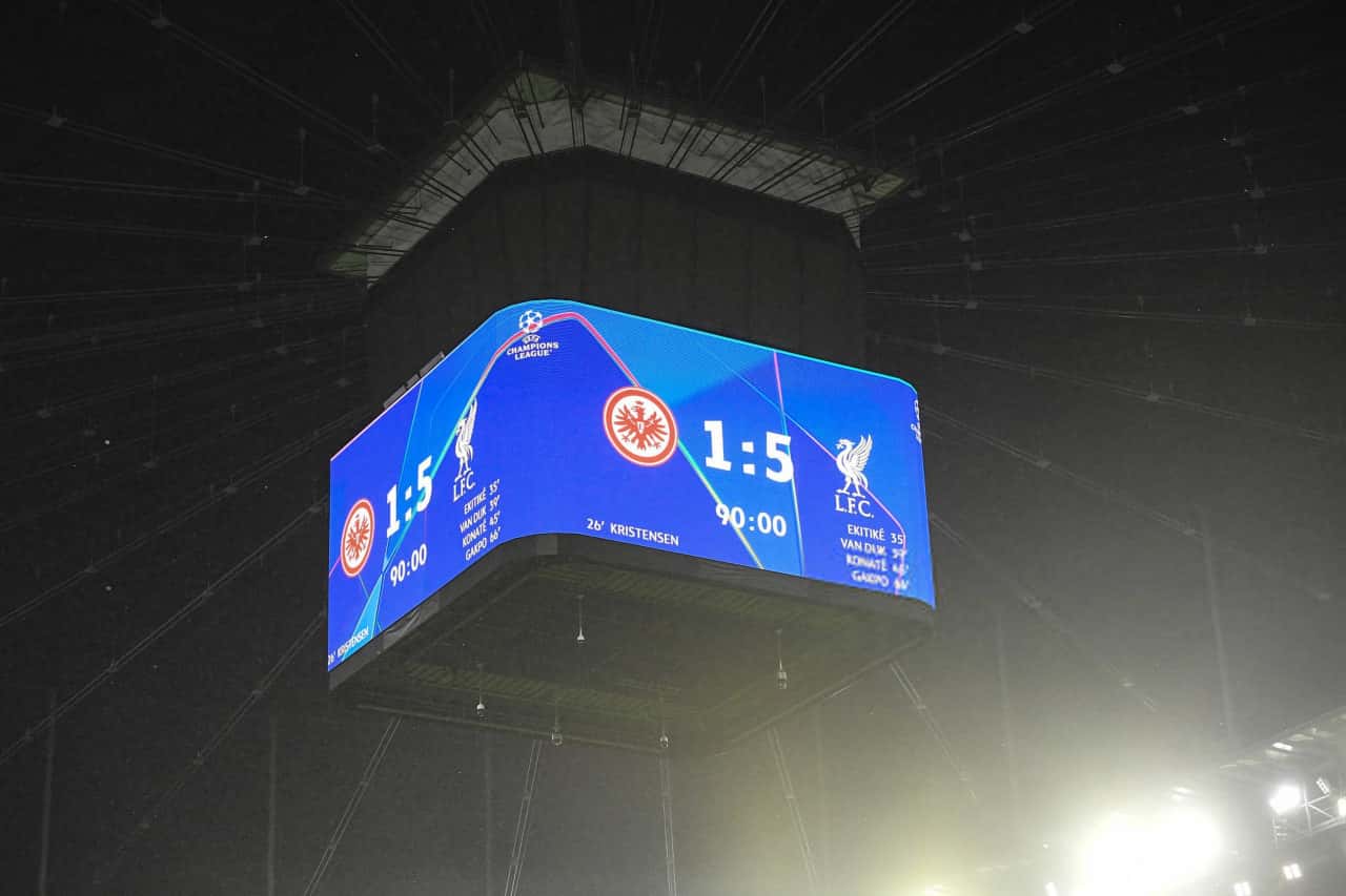 نتیجه 5-1 بازی آینتراخت فرانکفورت-لیورپول در اسکوربرد ورزشگاه