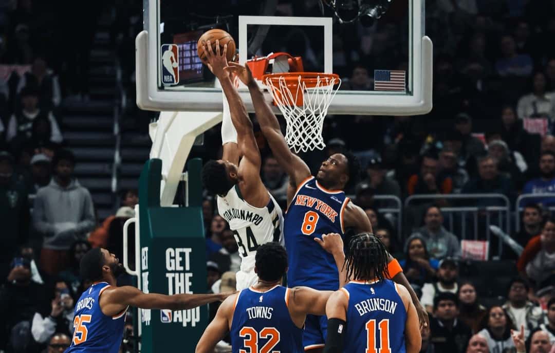 بسکتبال NBA - یانیس آنتتوکومپو - میلواکی باکس - نیویورک نیکس