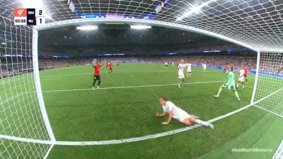نجات دروازه زیبای آلوارو کارراس مقابل مایورکا (رئال مادرید 2-1 مایورکا)