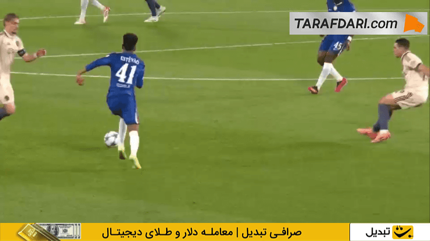 اخراج کنث تیلور، هافبک آژاکس در دقیقه 17 بازی مقابل چلسی (چلسی-آژاکس)