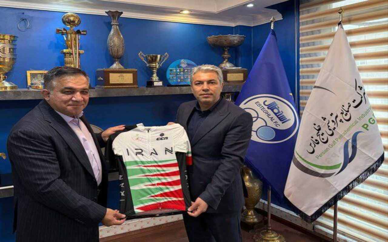 علی تاجرنیا- استقلال